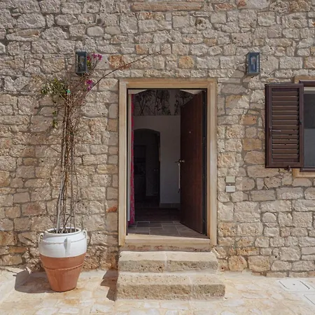 Casa Pietra Bianca Fay *